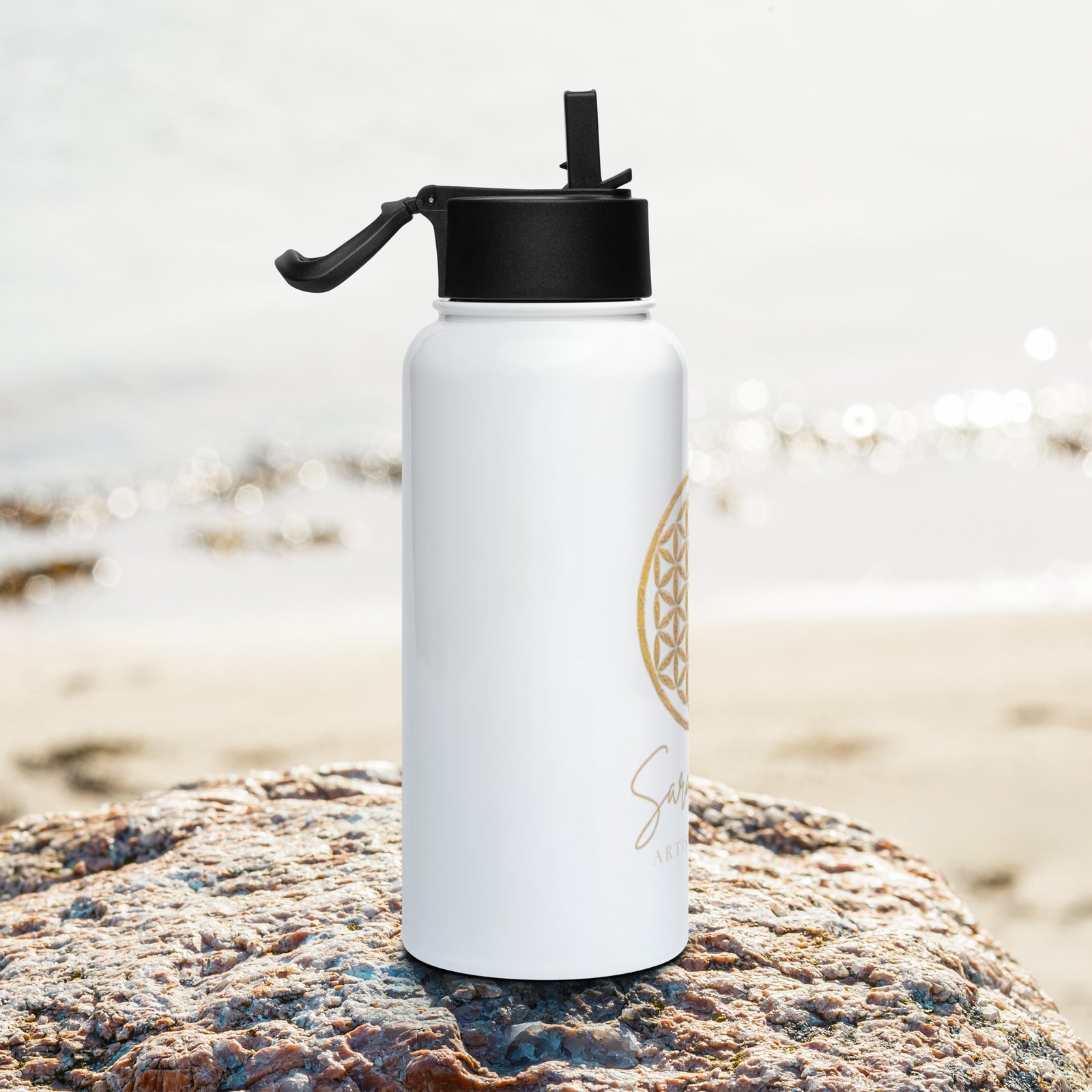 Stainless steel water bottle with a straw lid – Image 4